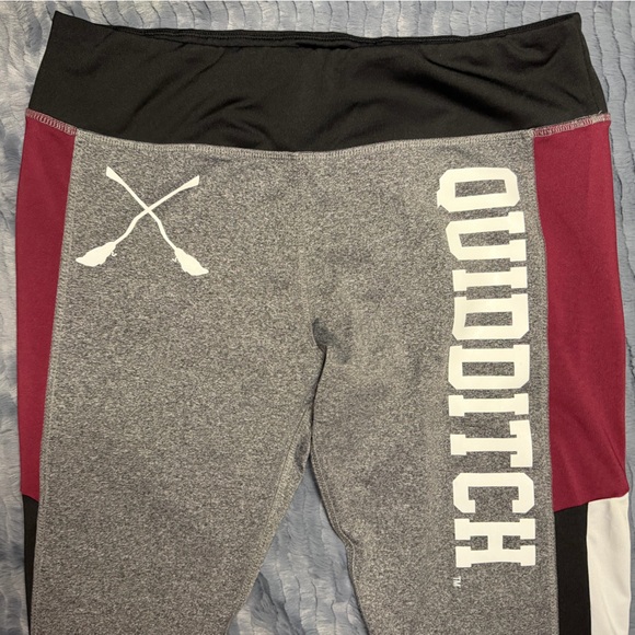 Harry Potter Quidditch Gray Leggings - Picture 4 of 5
